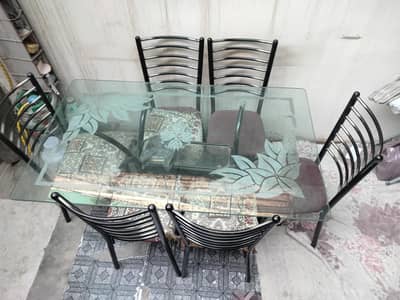 dinning tabel with 6 chairs