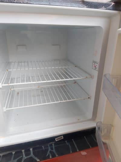 freedge for sale whtsapp no 03155904737