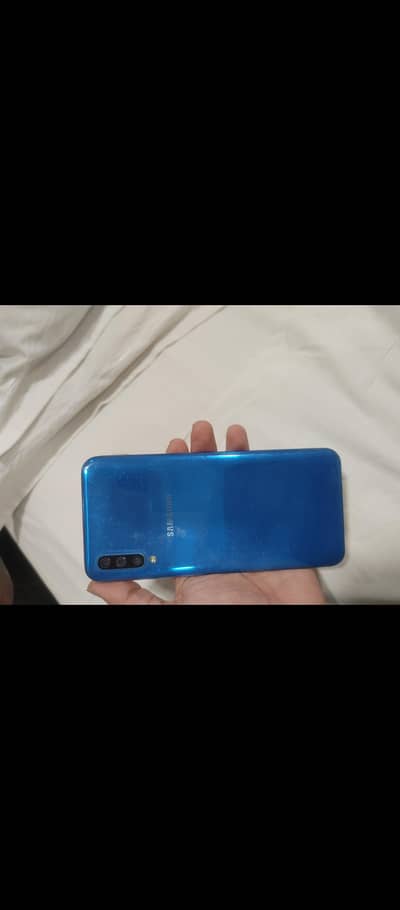 Samsung A50 4/128 with Box