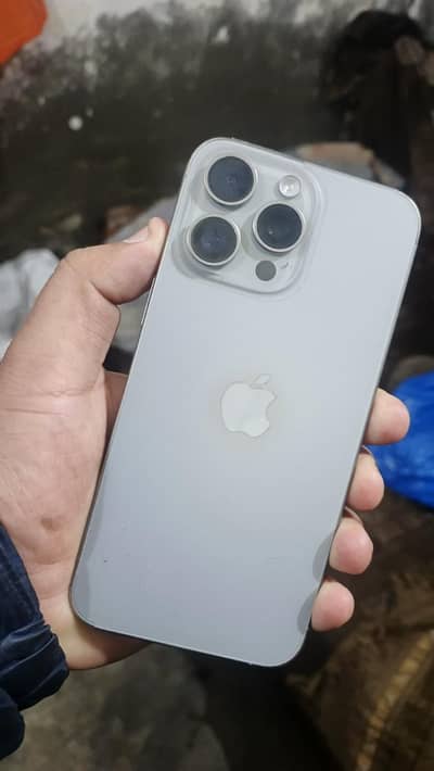 I phone 15 pro max 256 GB