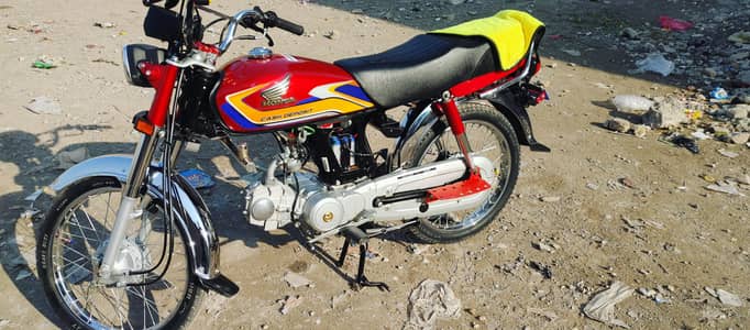 Honda CD70 2025 used but looks like a Brand New