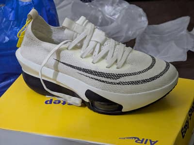 New Flyknit Air Zoom Style Runners Maximum Cushioning – Size 8/9 41/42