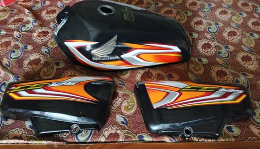 125 Black Color 2022 Model Original Fuel Tank & Tape Call 03000032254