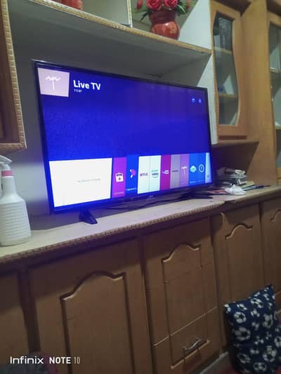 43" LCD for sale