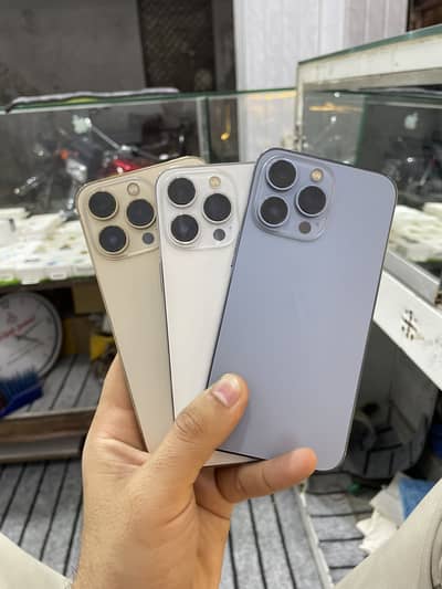 iPhone 13 Pro Factory unlocked 128 Gb 95+ healths full sim time 10/10