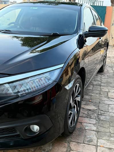 2 door lift sed screch shawar sel 100 parsend garnti no exident