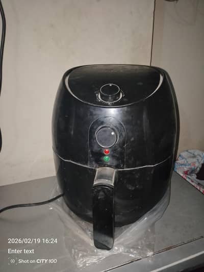 air fryer with good condition and box