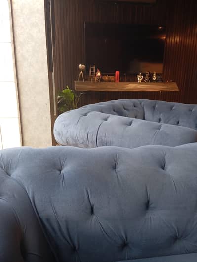 1 femail & 1 male Receptionist required for salon