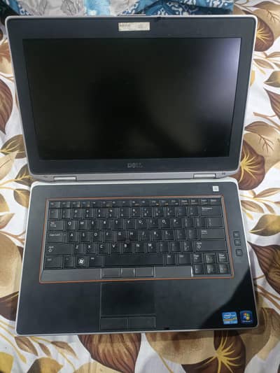 dell latitude intel i7 300gb with charger and cable