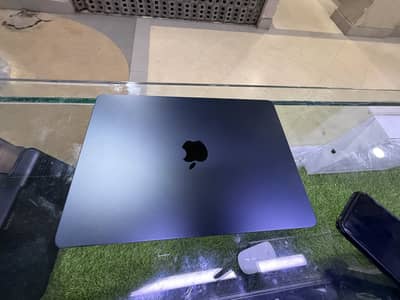 MacBook Air M3 24/512