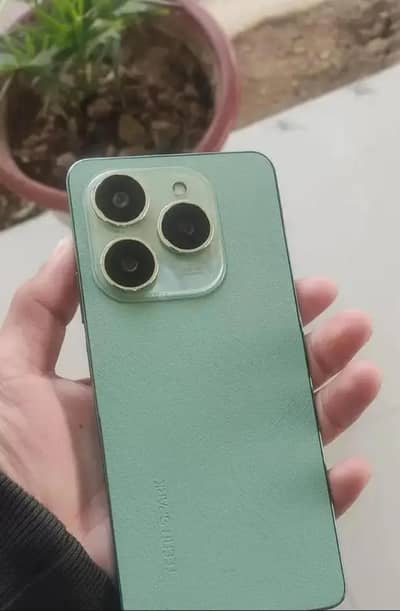 Tecno Spark 20 pro New condition 10 by 10 no open no repair one hand