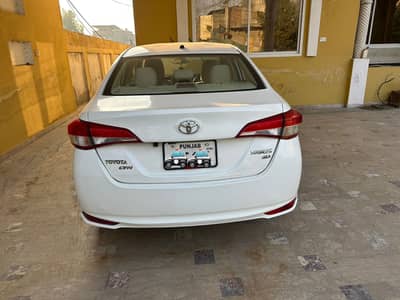 Toyota yaris 1.3 gli cvt