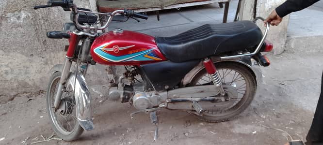 metro 2019/2020 red colour  number Laga huwa hn bike 10/10
