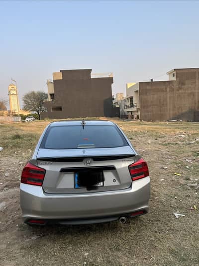 HONDA CITY 1.5 cc IVTEC MANUAL TRANSMISSION BUMPER TO BUMPER GENUINE.