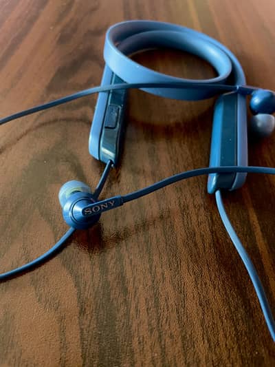 SONY MDR-XB70BT Wireless Bluetooth Earphones-Blue