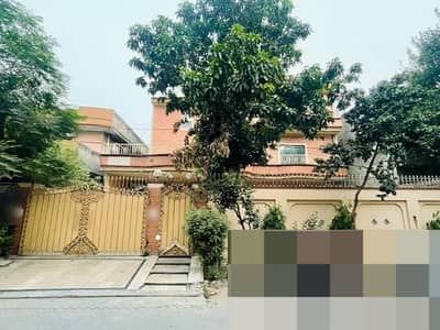 Get This Amazing 1 Kanal House Available In Marghzar Officers Colony