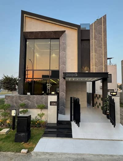5 MARLA ONE OF MOST LUXURIOUS HOUSE FOR RENT IN DHA AT PRIME LOCATION