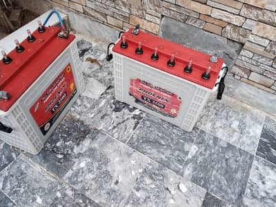 very good condition solar and 2 tubelor batteries 2500 for urgent sale