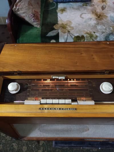 Grundig majestic radio gramophone