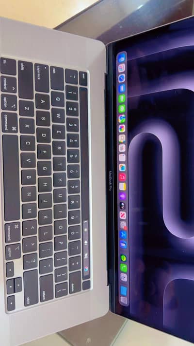 MacBook Pro RAM 32GB ROM 1 TB