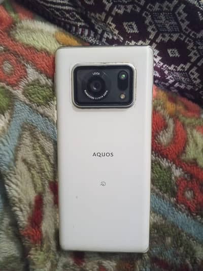 Aquos R6 12/128 non pta  9/10