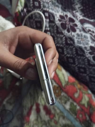 Aquos R6 12/128 non pta  9/10