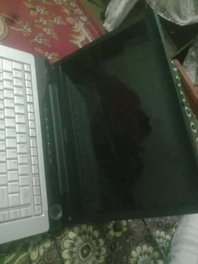 Toshiba,Core2duo,4GbRam,320Gb,1.5GbGrapic Display 17inch