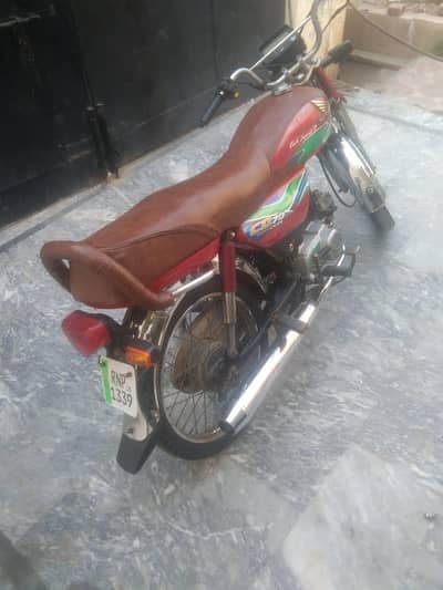 2018Model CD 70 Bike available for Sale. Copy, Letter ok. 0320-8045378