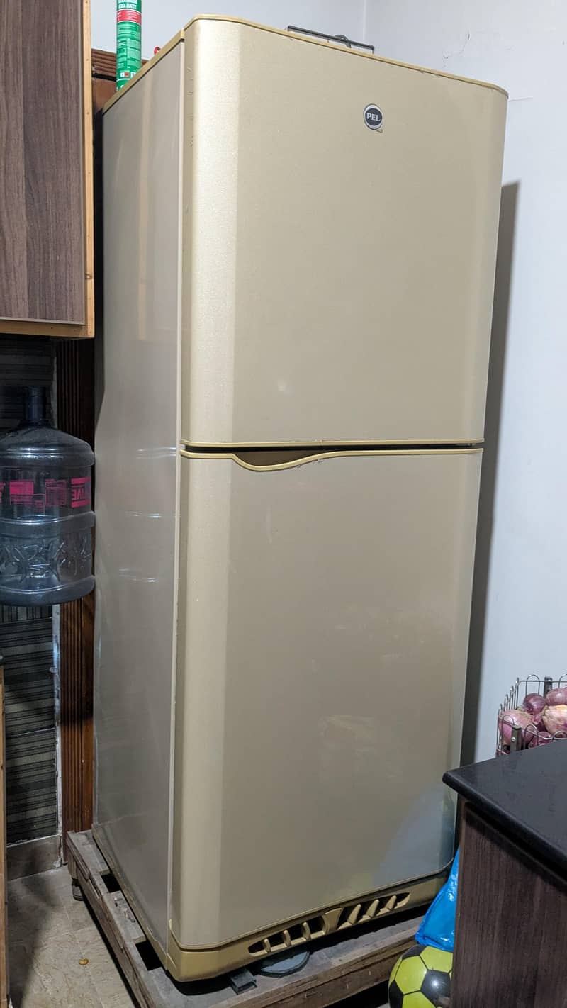 Refrigerator 0