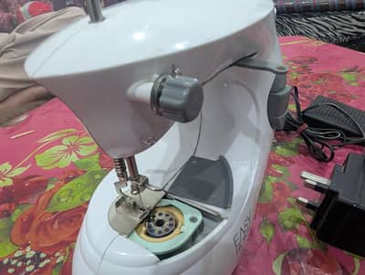 Mini Sewing Machine