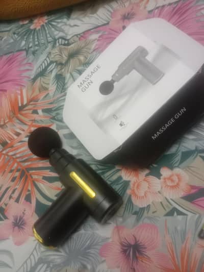 Massage Gun ( brand new)