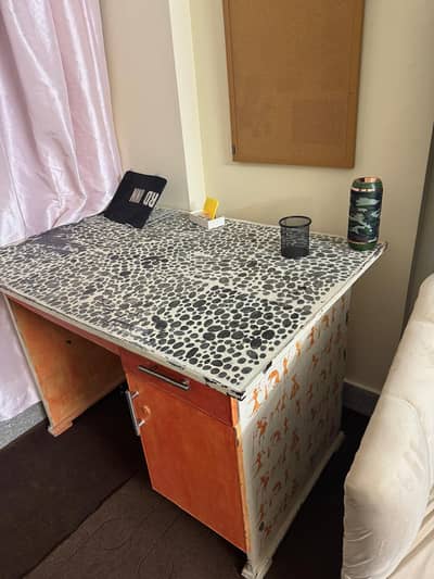 Aesthetic Office Table(Work station)