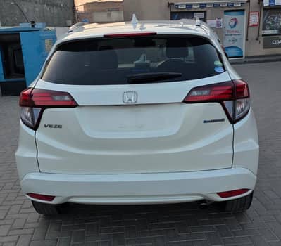 Honda vezel 2015 model