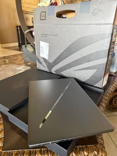 ASUS ROG Zephyrus G16 – RTX 4090, i9-185H, 32GB, 2TB SSD – USA Model