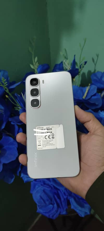Infinix hot 60 pro 8/128 9.5months warranty 10/9.5 condition