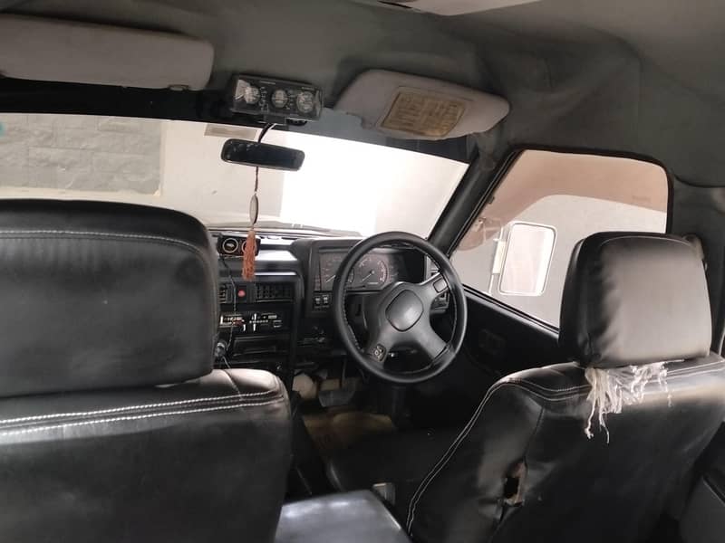 نسان سفاری سیون سیٹر فائ ڈورز ڈیزل انجن الائے رم 4