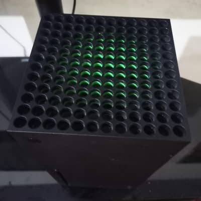 Xbox series X one tb just like brand new mint condition (USA version).