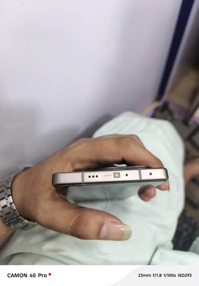 infinex note 50 10 by 10 wirh original charger