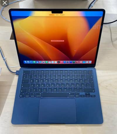 Macbook air M2  10/10 box cahrger