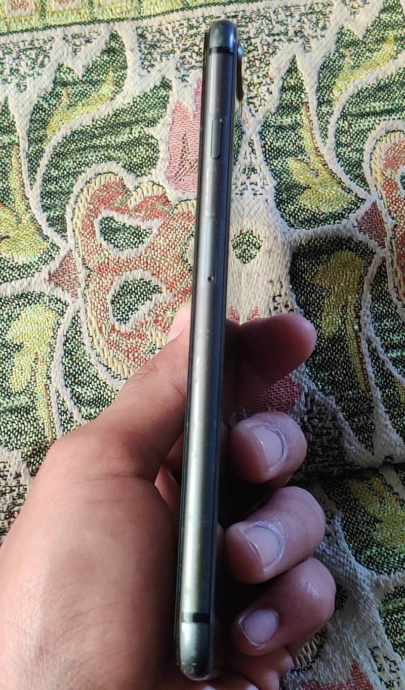 Iphone 8Plus PTA Lush exchange with laptop 2