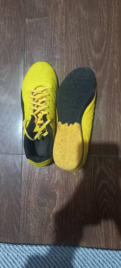 Original PUMA ONE grippers  (size 6)