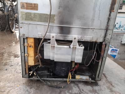 midum size fridge toshiba