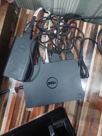 Dell WD 15 Thunderbolt Docking Station With Genuine Dell Power Adapter