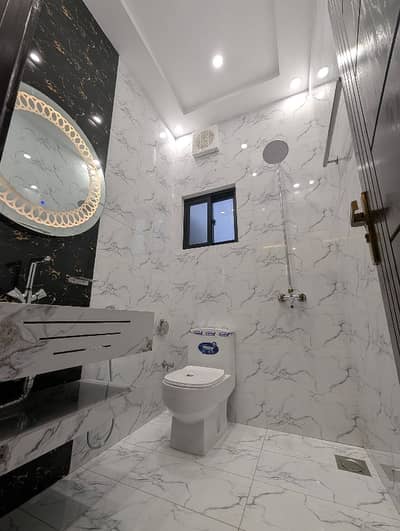 2 bed Lounge and 2 bed dd Apartment available on booking and easy installment in Gulshan block 4A