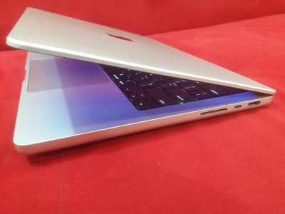 MacBook Pro M1 (2021) – 16GB / 512GB  14"– Like New