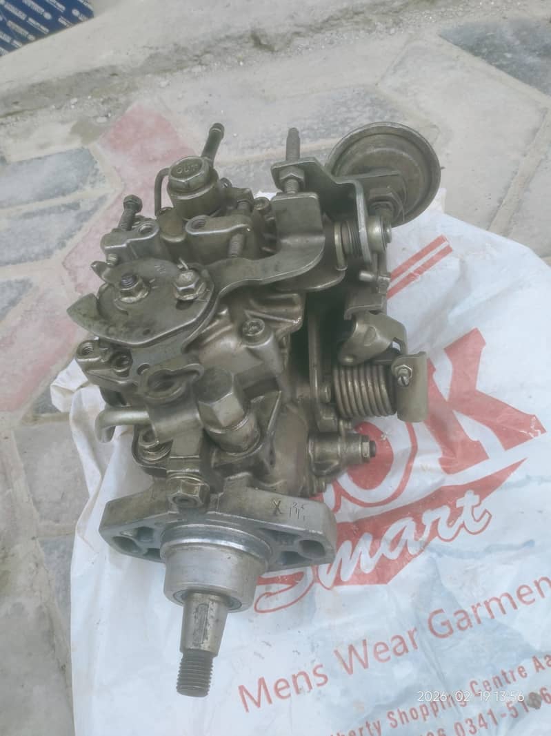 2c Engine Diesel Pump 1