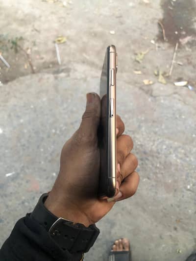 I phone xs total original