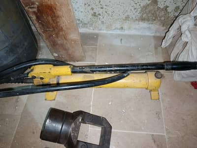 Manual Hydraulic Punch