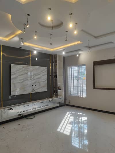 20 Marla Brand new double story with soler