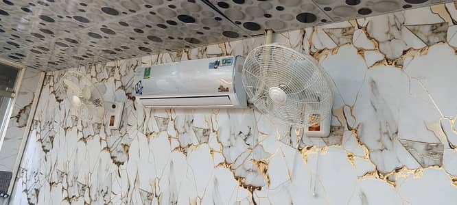 New condition pel ac 1.5 urgent sale